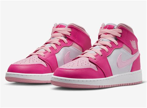 nike air jordan 1 mid donkerblauw|jordan 1 mid pink price.